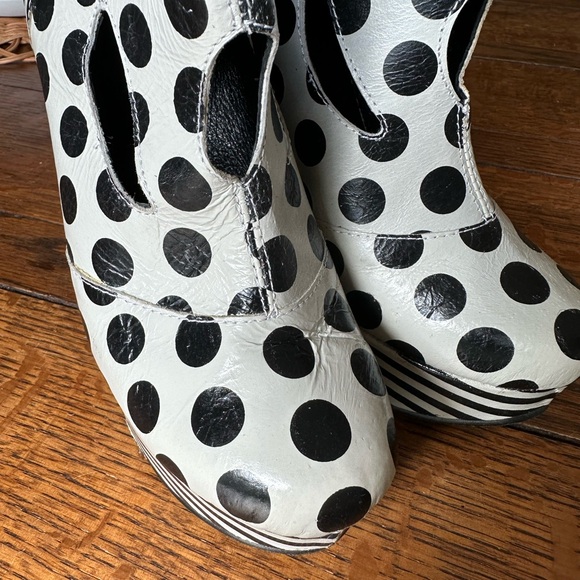 Polka dot and stripes platform black and white boots size 6 - Picture 4 of 6